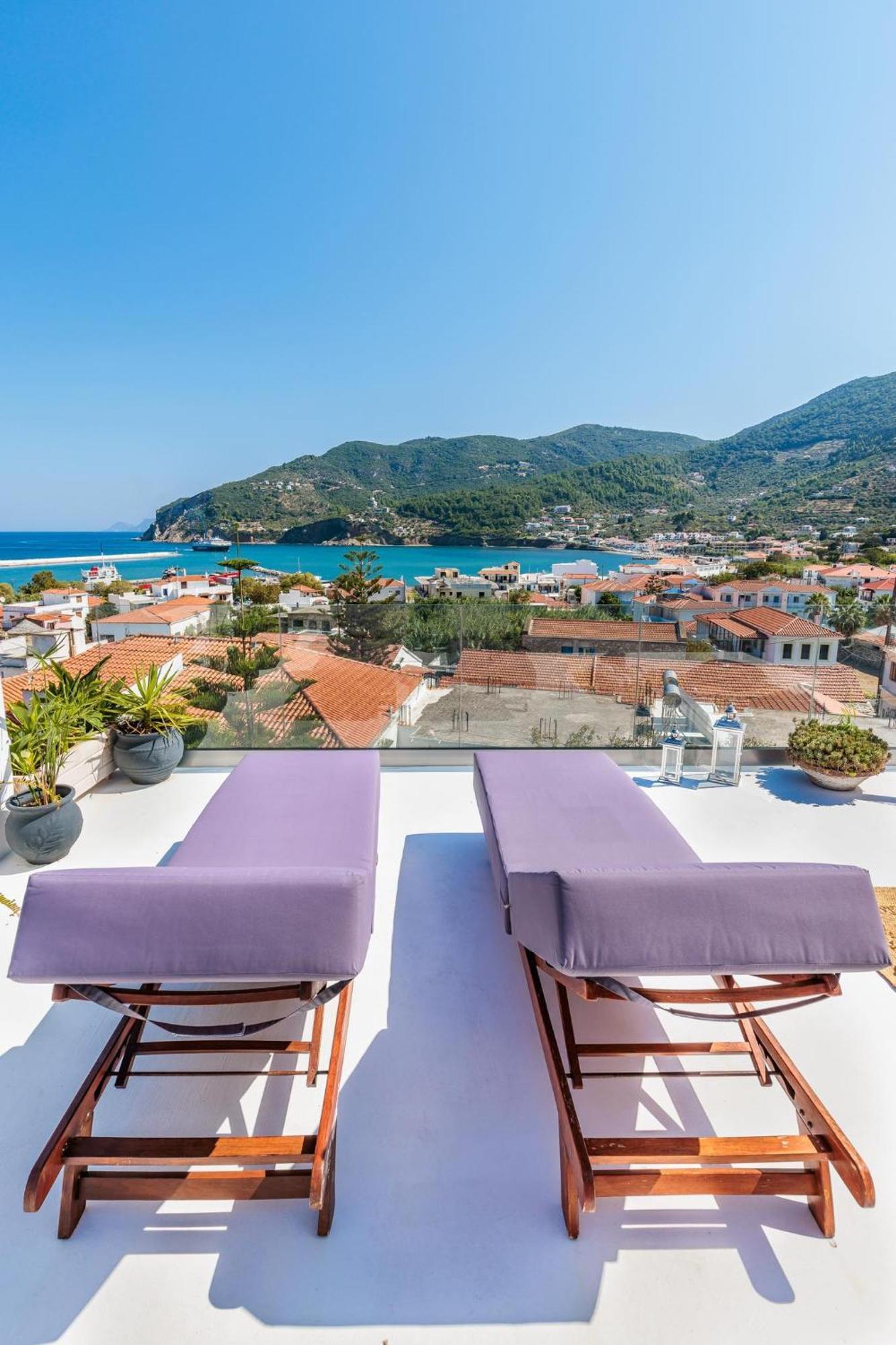 To Nissi * Skopelos